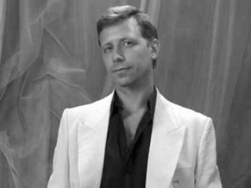 Олег Бухарцев