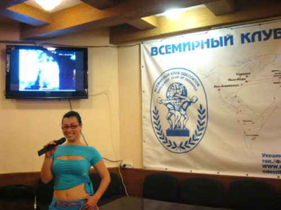 У нас в гостях Кира Кафт. Как она сказала в одном из своих интервью словами одной из своих песен «Я просто из Одессы» и этим все сказано.