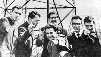 1966 год. На фоне одесской телебашни Саша Гендельман, Саша Дорфман, Валя Крапива, Юра Затворницкий, Валера Хаит, Сеня Лившин. 